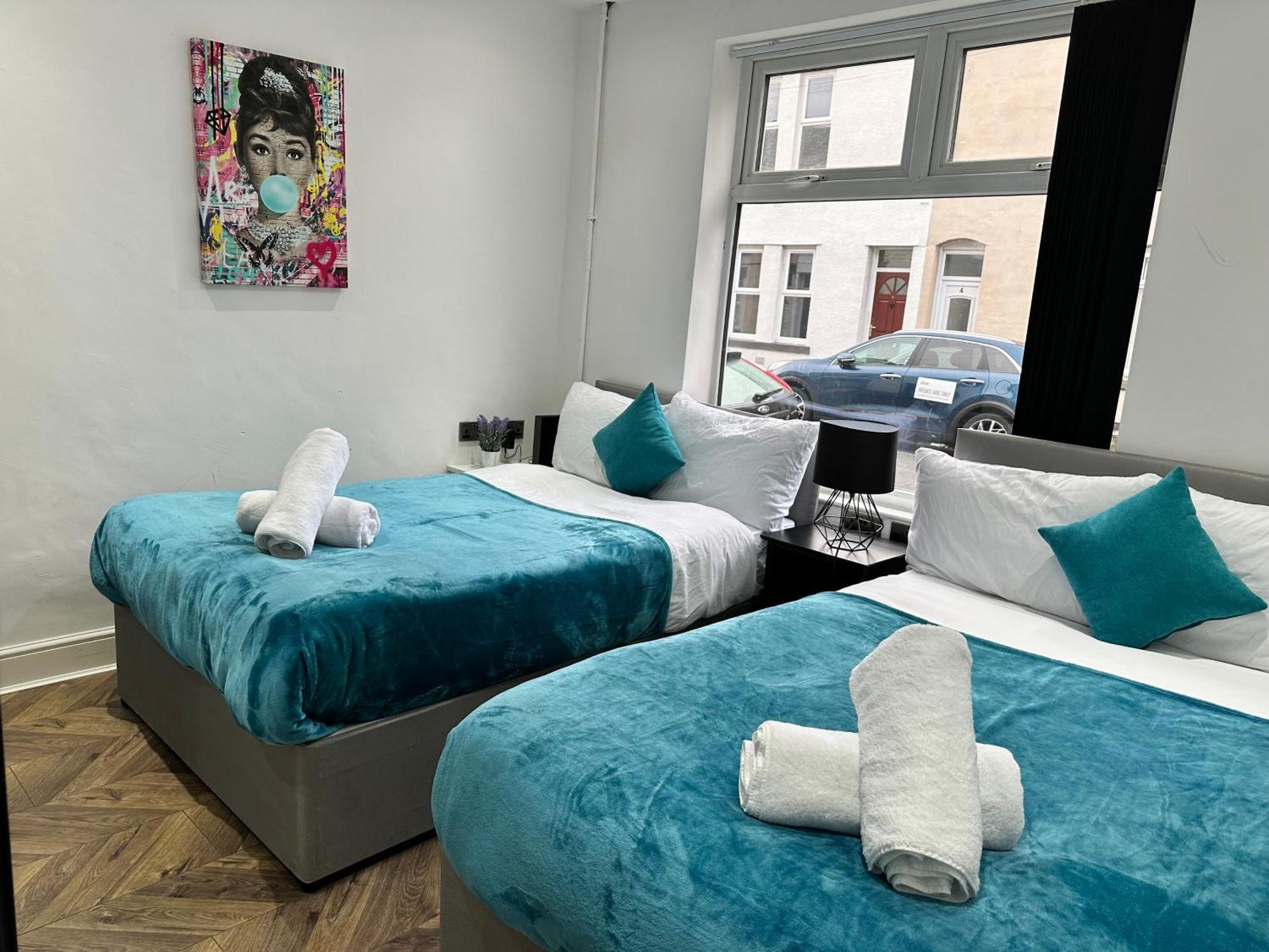 4 Bed 4 Bath House With Free Parking, 5 Mins To Lfc And 15 Mins To City Centre Liverpool Buitenkant foto
